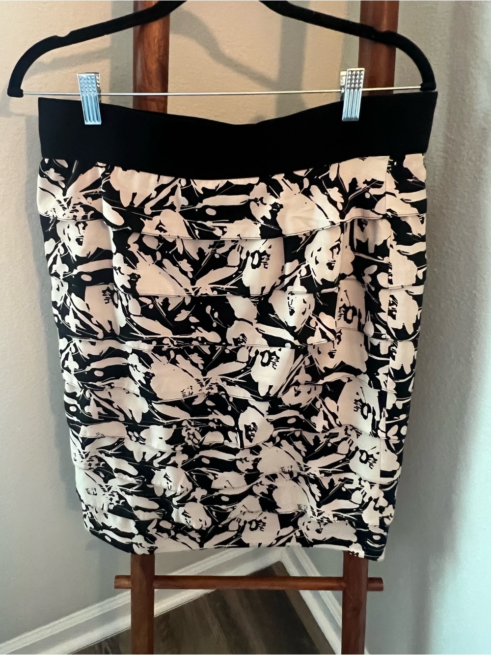 Alfani Black and Cream Floral-Print Pencil Skirt